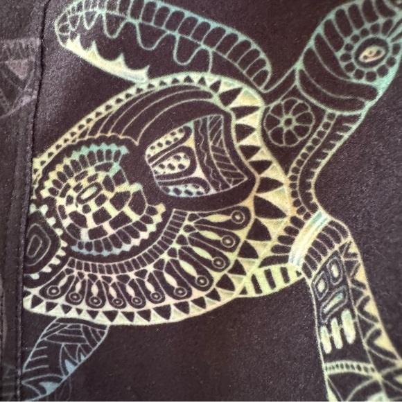 Charlie’s Project Super Soft Black and Green Mandala Print Turtle Leggings - Picture 5 of 8